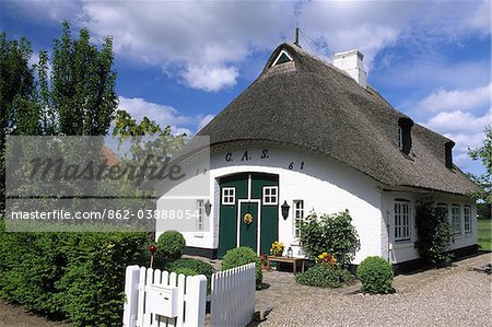 Thatched roof cottage in Sieseby, Schlei, Schleswig-Holstein, Germany