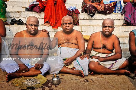Pèlerins célébrant, Varanasi, Inde