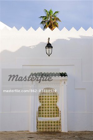 Décoration fontaine à l'intérieur de la médina d'Asilah. Maroc