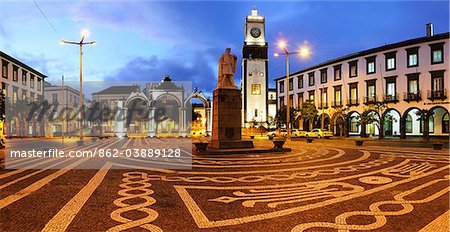 The Portas da Cidade (Gates to the City), are the historical entrance to the village of Ponta Delgada and the ex-libris of the city since the 18th century. Sao Miguel, Azores islands, Portugal