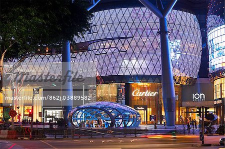 Singapour, Singapour, Orchard Road. Centre commercial ION Orchard, dans le quartier commerçant d'Orchard Road.