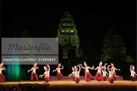 Thailand, Nakhon Ratchasima, Phimai.  Sound and light show drama at the Khmer temple of Prasat Phimai during the annual Phimai festival.
