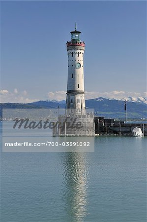 Leuchtturm an der Hafeneinfahrt, Lindau, Bayern, Deutschland