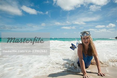 Frau am Wasser Kante, Mustique, Grenadinen