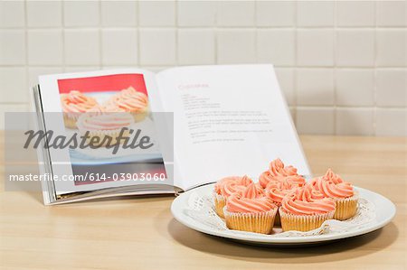 Cupcakes et livre de cuisine