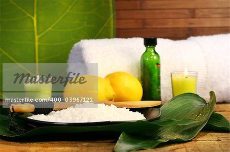 Sea salt, lemons and leaves spa session