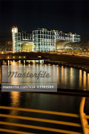 River Spree and new Central Railway station at night, Berlin, Germany