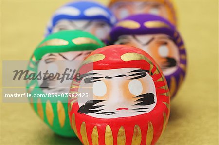 Poupées japonaises traditionnelles de Daruma