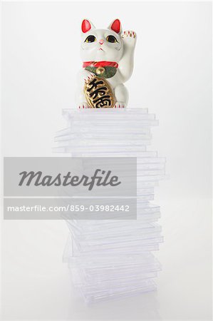 Maneki Neko und CD-Hülle