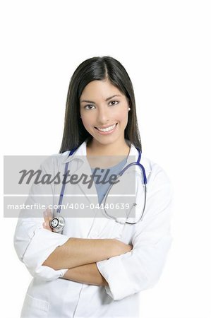 Berautiful femme de brune indienne jeune médecin heureux isolée sur fond blanc
