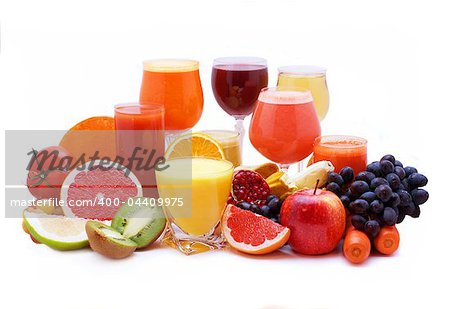 Glasses of fruit and vegetable juice with fruits