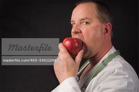 An apple a day keeps the doctor away.