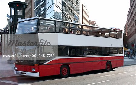 Grand tourisme de Double Decker Bus sur la Potsdamer Platz, Berlin, Allemagne