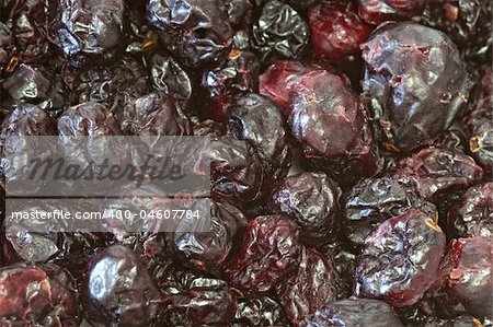 Dried, sweetend cranberries for snacks or salads