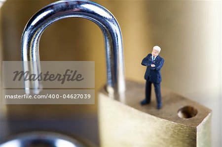 Padlock and notebook computer