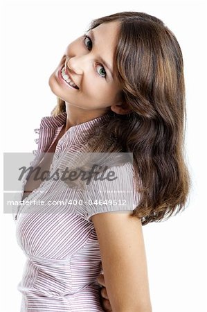 Portrait d'une femme jeune belle et heureuse, isolé sur fond blanc