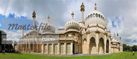 tourists admiring the mogul inspired regency architecture of brightons royal pavillion in sussex england