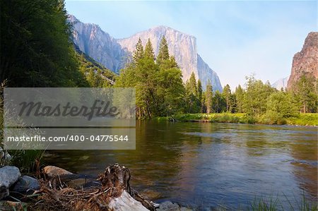 Merced River meadows, Yosemite Valley, Yosemite National Park, California, USA