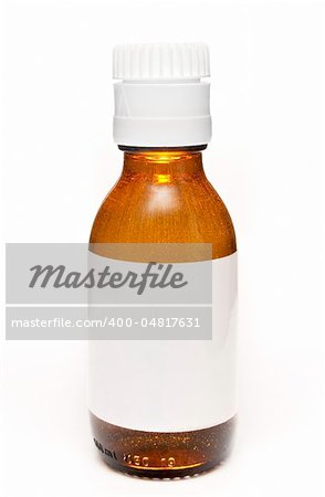 Bouteille de médecine. Verre brun. Étiquette vide. Couvercle épreuve blanche. 100 ml. tracé de détourage inclus. Bouteille de médecine. Verre brun. Étiquette vide. Couvercle épreuve blanche. 100 ml. tracé de détourage inclus.