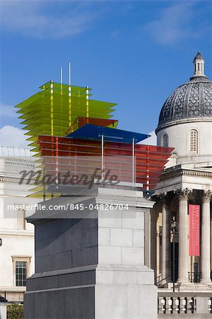 Modell für ein Hotel 2007, viertens, Sockel, Trafalgar Square, London von Thomas Schutte.