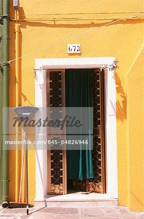 Türen - Burano, Venedig, Italien.
