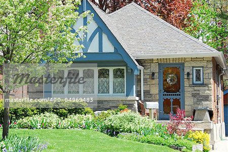 Charming house with nice landscaping