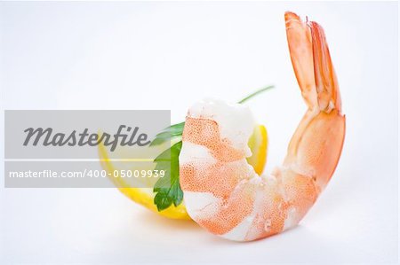 delicious fresh cooked shrimp prepared to eat