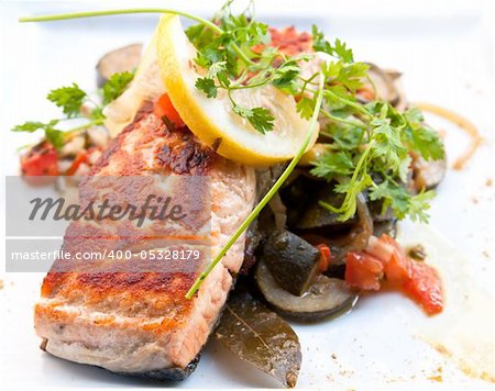 Grilled Salmon - with fresh lettuce and lemon