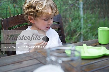 Manger dehors de cookie Boy