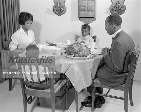 1960er Jahre Afro Amerikanische Familie Am Esstisch Mit Turkei Sagen Gnade Beten Stockbilder Masterfile Lizenzpflichtiges Kunstlerverzeichnis Classicstock Bildnummer 846