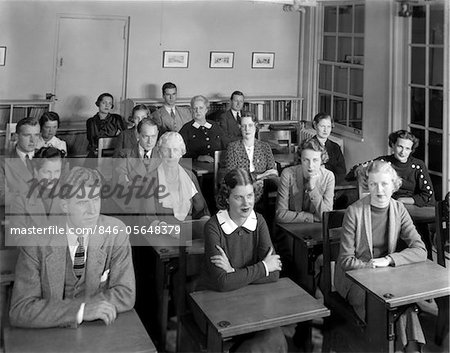 1930s - 1940s CLASSROOM GROUP OF MEN AND WOMEN IN VOCATIONAL TRAINING ADULT EDUCATION