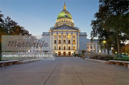 Image of state capitol building in Madison, Wisconsin, USA.