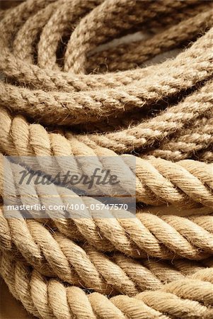 Interleaved linen ropes used for grinder