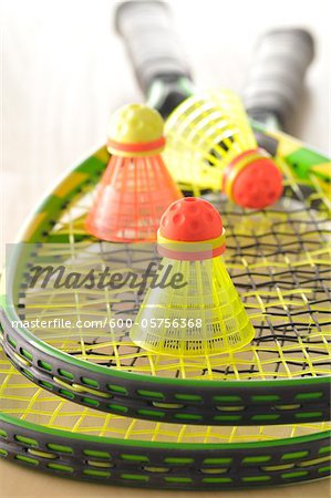 Birdies et raquettes de badminton