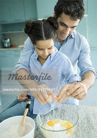 Père et fille ensemble de cuisson