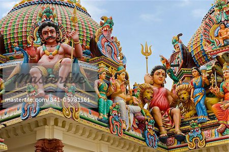 Imagerie hindoue dans le Sri Mariamman temple, Chinatown, Singapour, l'Asie du sud-est, Asie