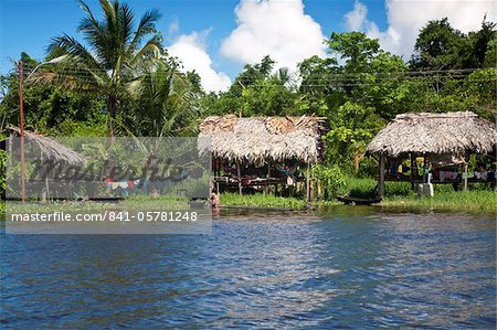 Warao indischen geschlüpft-Dach Hütten auf Stelzen, Orinoco Delta, Delta Amacuro, Venezuela, Südamerika gebaut