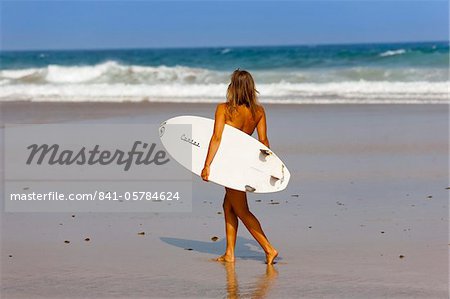 Femme, Esquinzo beach, Cotillo, Fuerteventura. Iles Canaries, Espagne, Atlantique, Europe