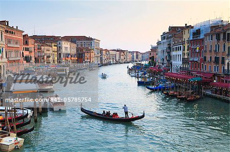 Einer Gondel über die Canal Grande, Venedig, UNESCO World Heritage Site, Veneto, Italien, Europe
