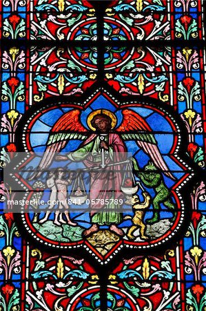 Glasmalerei in Notre-Dame de Bayeux Kathedrale von Bayeux, Normandie, Frankreich, Europa
