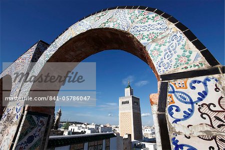 Minaret de la grande mosquée (Jamaa el Zitouna), Medina, UNESCO World Heritage Site, Tunis, Tunisie, Afrique du Nord, Afrique Minaret de la grande mosquée (Jamaa el Zitouna), Medina, UNESCO World Heritage Site, Tunis, Tunisie, Afrique du Nord, Afrique