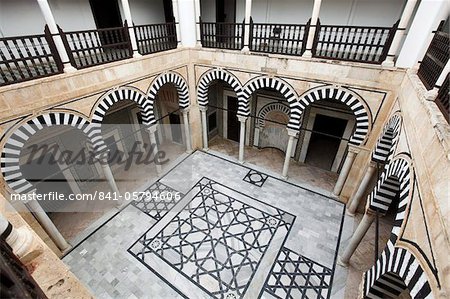 Cour de la Sidi Abid al-Ghariani mausolée, Kairouan, Tunisie, l'Afrique du Nord, Afrique