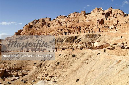 Troglodyte cave dwellings, hillside Berber village of Chenini, Tunisia, North Africa, Africa