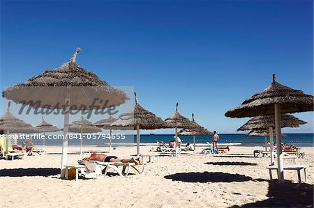 Scène de plage dans la zone de Sousse, la golfe de Hammamet, Tunisie, Afrique du Nord, l'Afrique touristique