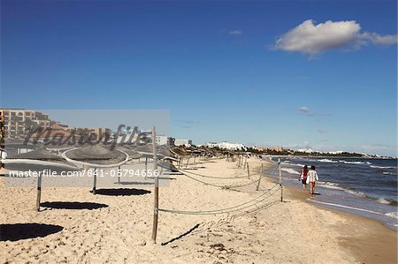 Scène de plage dans la zone touristique sur la mer Méditerranée, à Sousse, du golfe de Hammamet, Tunisie, nord Afrique, Afrique Scène de plage dans la zone touristique sur la mer Méditerranée, à Sousse, du golfe de Hammamet, Tunisie, nord Afrique, Afrique