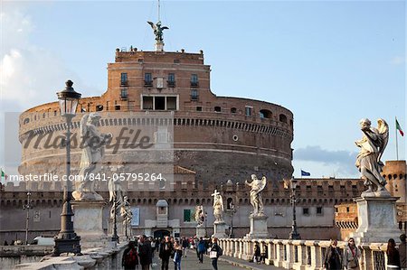 La forteresse papale de Castel Sant'Angelo et de le pont sur le Tibre, Rome, Lazio, Italie, Europe