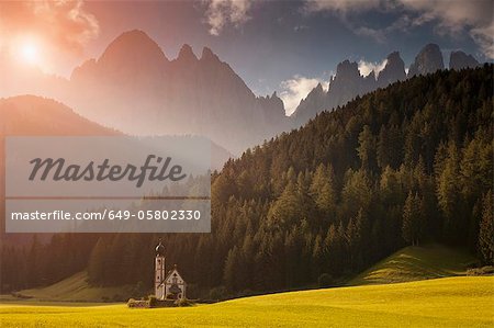 St. Johann-Kirche, Val di Funes, Ranui, Südtirol, Dolomiten, Italien