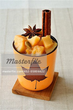 Poires et coings pochés épicé Poires et coings pochés épicé