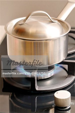 Saucepan on the gaz stove