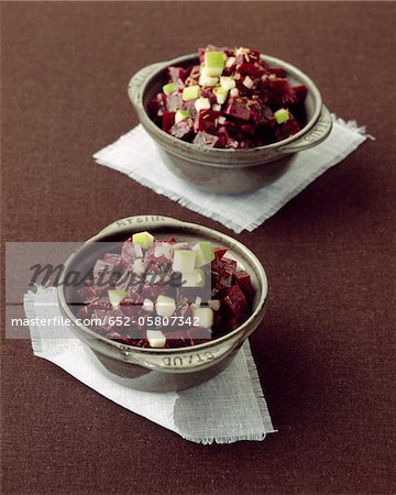 Rote Rüben und Apfel-Salat mit Kreuzkümmel